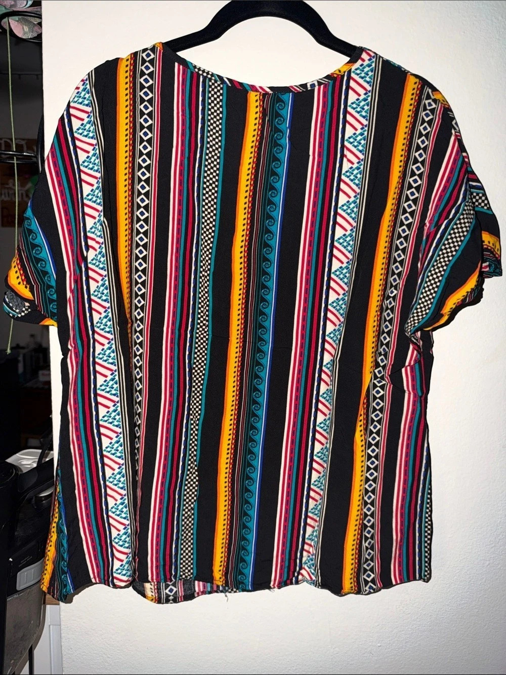 Geometric Short Sleeve Top - Picture 2 of 2